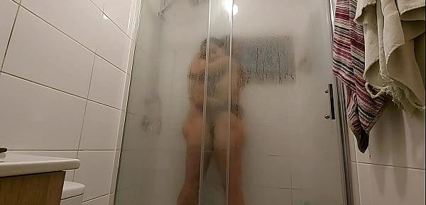  PASSIONATE SEX IN THE SHOWER - LATINA